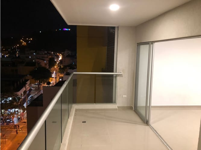 Apartamento de 3 alcobas en arriendo en Manga, Cartagena, 140 m² · foto 4 de 11