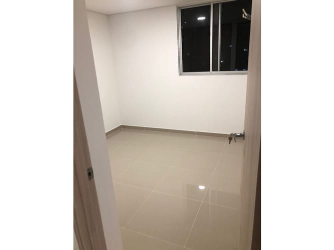 Apartamento de 3 alcobas en arriendo en Manga, Cartagena, 140 m² · foto 7 de 11