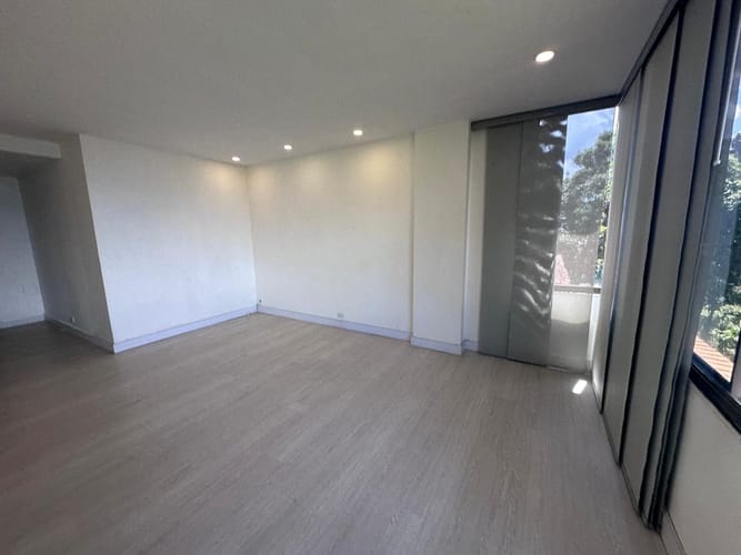 Apartamento de 1 alcoba en arriendo en El Poblado, Medellín, 63 m² · foto 3 de 14