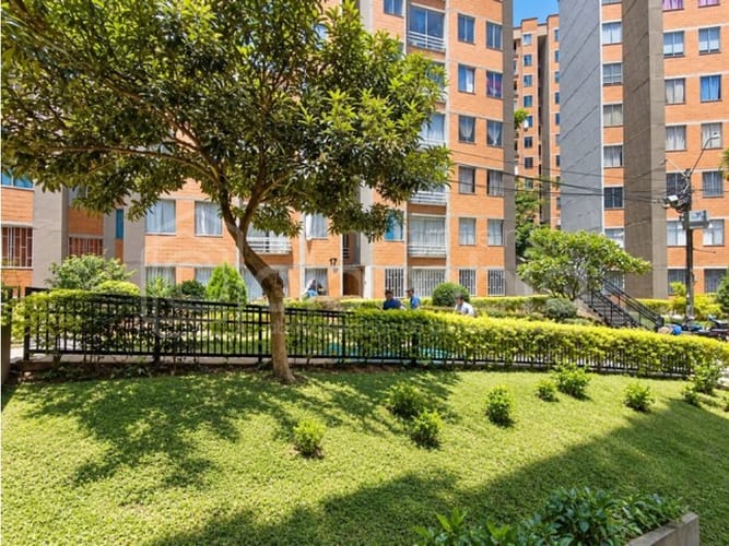 Apartamento de 2 alcobas en venta en Monteclaro, Medellín, 42 m² · foto 2 de 11