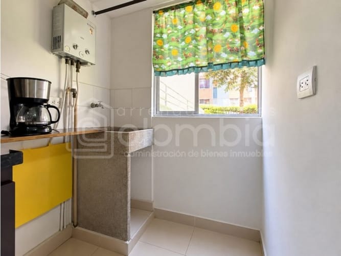 Apartamento de 2 alcobas en venta en Monteclaro, Medellín, 42 m² · foto 4 de 11