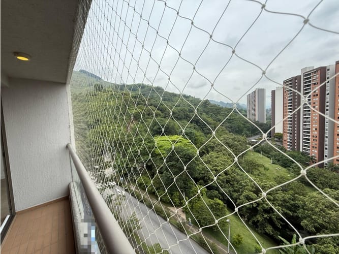 Apartaestudio en arriendo en Loma De Los Bernal, Medellín, 55 m² · foto 8 de 16