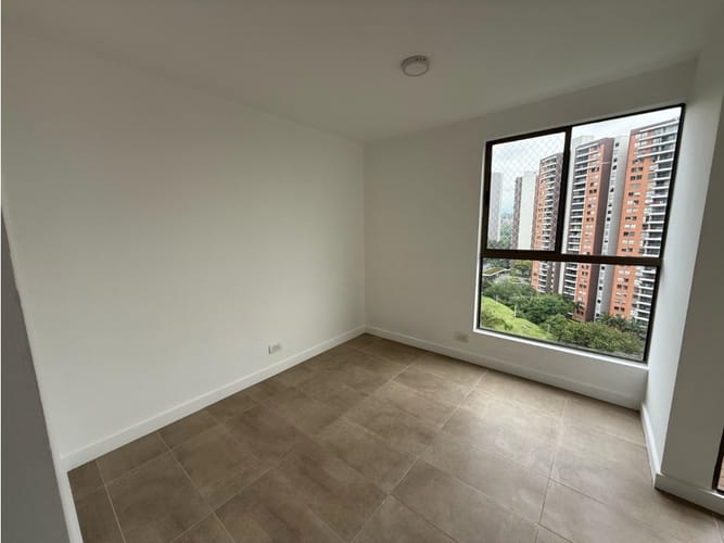 Apartaestudio en arriendo en Loma De Los Bernal, Medellín, 55 m² · foto 11 de 16