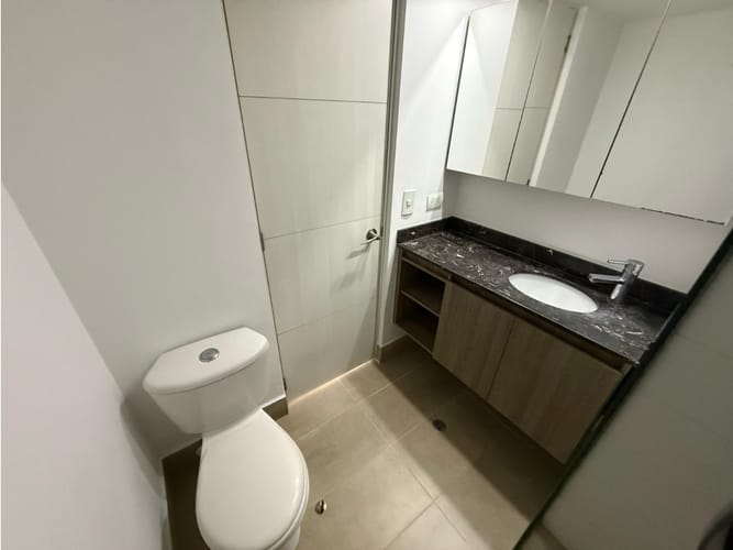 Apartaestudio en arriendo en Loma De Los Bernal, Medellín, 55 m² · foto 14 de 16