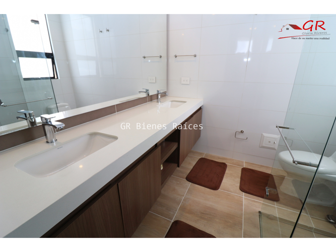 Casa de 3 alcobas en venta en Parcelas, Cota, 220 m² · foto 16 de 24