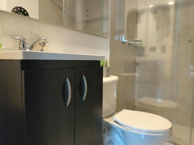 Apartamento de 2 alcobas en venta en El Poblado, Medellín, 72 m² · foto 15 de 16