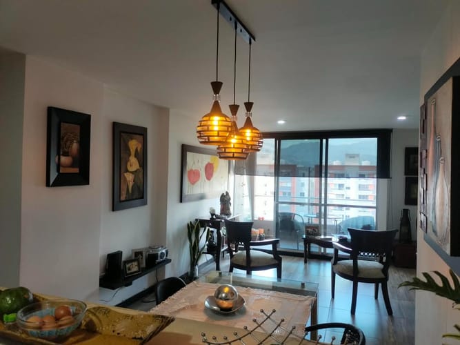 Apartamento de 2 alcobas en venta en El Poblado, Medellín, 72 m² · foto 2 de 16