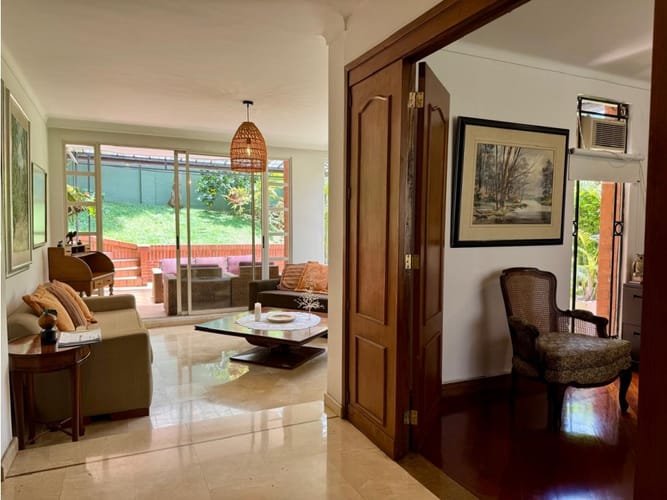 Casa de 4 alcobas en venta en Las Lomas, Medellín, 360 m² · foto 3 de 24