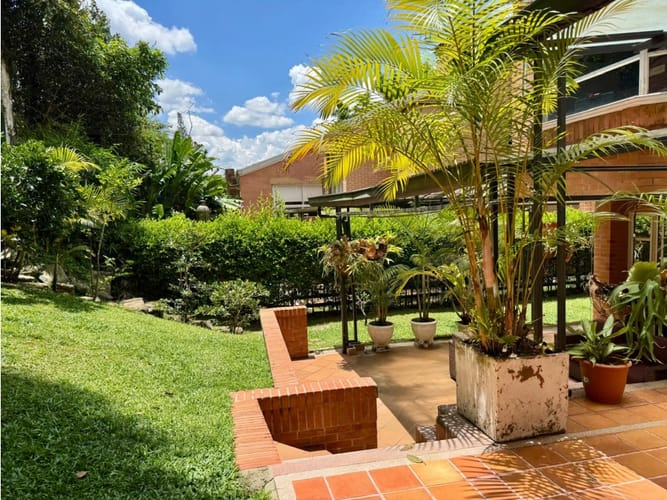 Casa de 4 alcobas en venta en Las Lomas, Medellín, 360 m² · foto 8 de 24