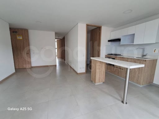 Apartamento de 3 alcobas en arriendo en Vereda San Jose, Sabaneta, 78 m² · foto 2 de 14