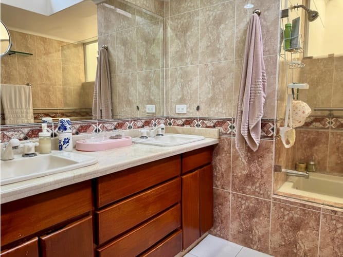 Casa de 4 alcobas en venta en Las Lomas, Medellín, 360 m² · foto 24 de 24