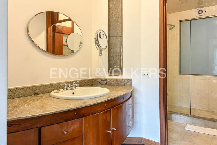 Apartamento de 3 alcobas en venta en Los Rosales, Bogotá, 135 m² · foto 13 de 20