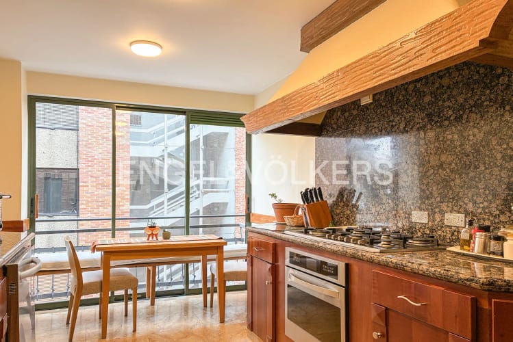 Apartamento de 3 alcobas en venta en Los Rosales, Bogotá, 135 m² · foto 7 de 20