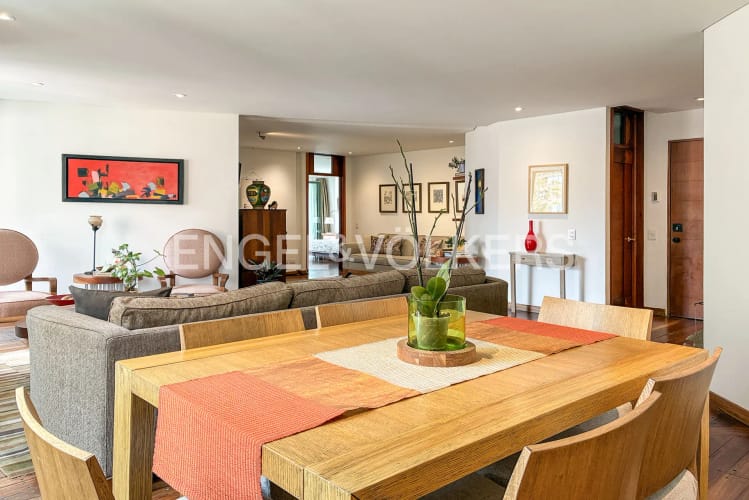 Apartamento de 3 alcobas en venta en Los Rosales, Bogotá, 135 m² · foto 5 de 20