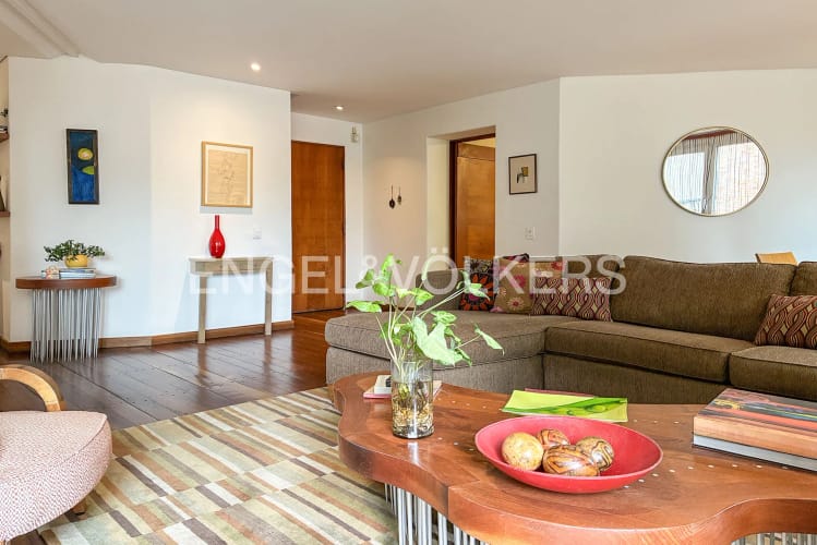 Apartamento de 3 alcobas en venta en Los Rosales, Bogotá, 135 m² · foto 3 de 20
