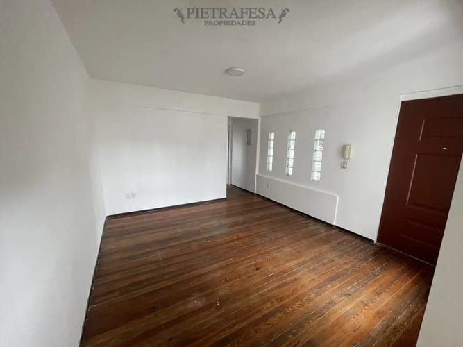 Apartamento en alquiler, 1 dormitorio, 1 baño, terraza. Cordón. · Foto 2