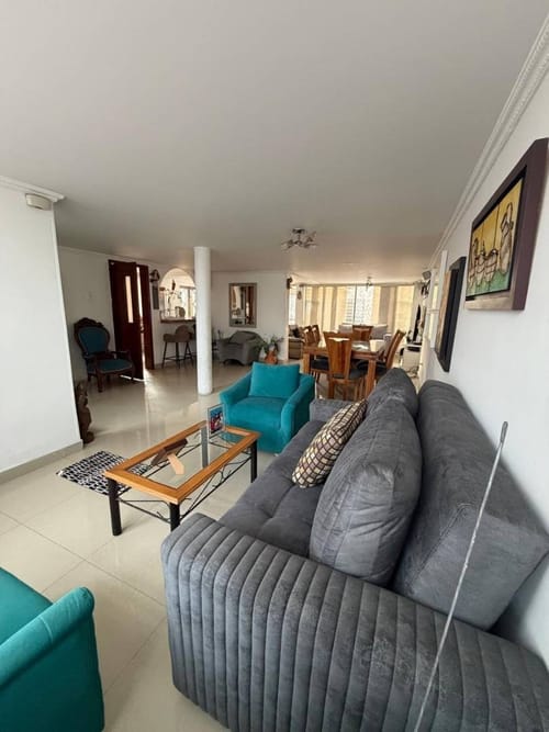 Casa de 5 alcobas en arriendo en Fontibon, Bogotá, 348 m² · foto 4 de 21