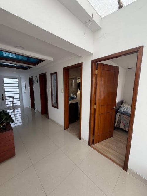 Casa de 5 alcobas en arriendo en Fontibon, Bogotá, 348 m² · foto 9 de 21