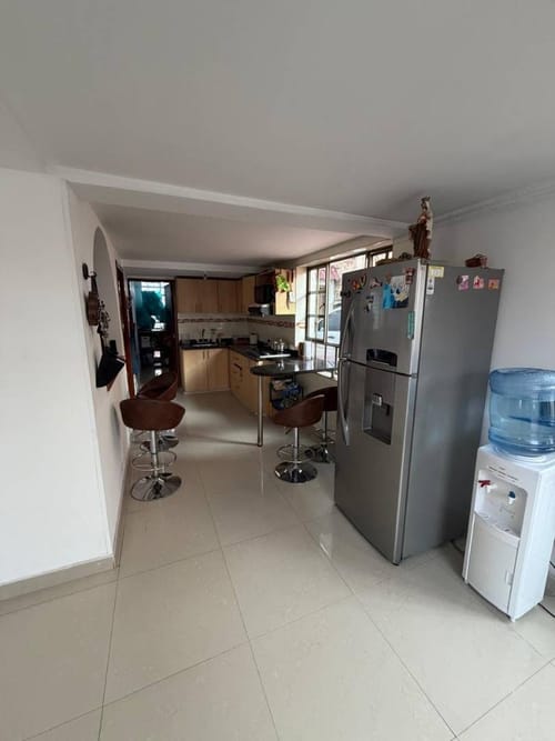 Casa de 5 alcobas en arriendo en Fontibon, Bogotá, 348 m² · foto 12 de 21