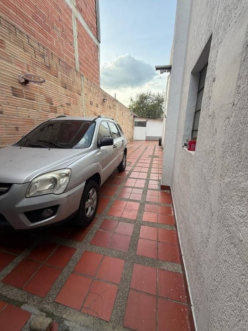 Casa de 5 alcobas en arriendo en Fontibon, Bogotá, 348 m² · foto 19 de 21