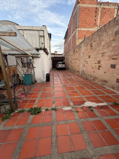 Casa de 5 alcobas en arriendo en Fontibon, Bogotá, 348 m² · foto 20 de 21