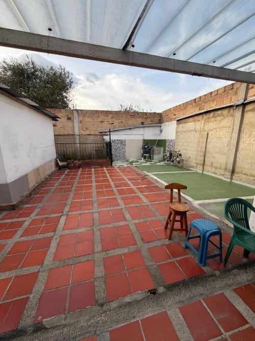Casa de 5 alcobas en arriendo en Fontibon, Bogotá, 348 m² · foto 21 de 21