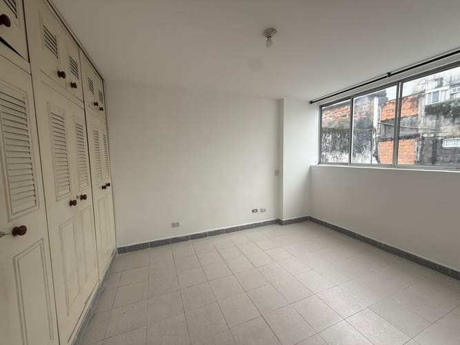 Apartamento de 2 alcobas en arriendo en Sector Galeria Central, Pereira, 55 m² · foto 2 de 16