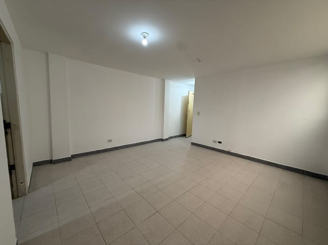 Apartamento de 2 alcobas en arriendo en Sector Galeria Central, Pereira, 55 m² · foto 11 de 16