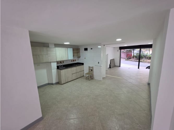 Local en arriendo en Holanda, Sabaneta, 110 m² · foto 2 de 12