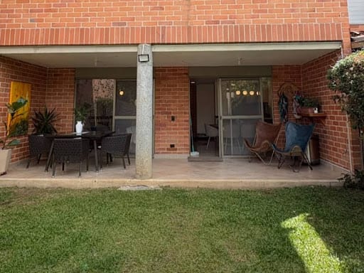 Casa de 4 alcobas en arriendo en Loma Del Escobero, Envigado, 300 m² · foto 6 de 20