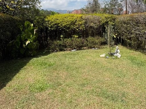 Casa de 4 alcobas en arriendo en Loma Del Escobero, Envigado, 300 m² · foto 7 de 20
