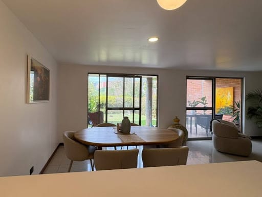 Casa de 4 alcobas en arriendo en Loma Del Escobero, Envigado, 300 m² · foto 11 de 20