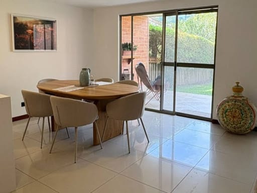 Casa de 4 alcobas en arriendo en Loma Del Escobero, Envigado, 300 m² · foto 13 de 20