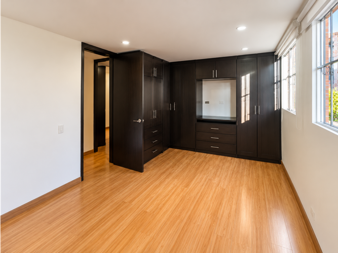 Apartamento de 2 alcobas en venta en San Antonio, Bogotá, 59 m² · foto 3 de 8