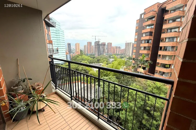 Apartamento de 3 alcobas en arriendo en Castropol, Medellín, 79 m² · foto 5 de 24