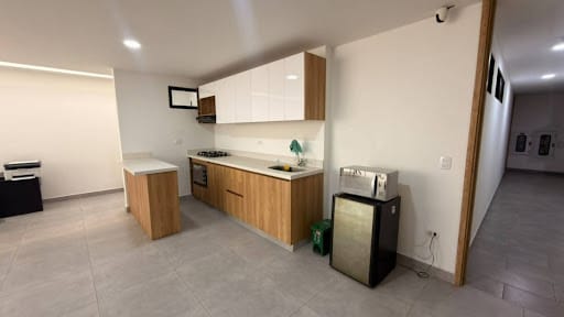 Apartaestudio en arriendo en Belén Los Alpes, Medellín, 70 m² · foto 2 de 10