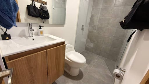 Apartaestudio en arriendo en Belén Los Alpes, Medellín, 70 m² · foto 5 de 10