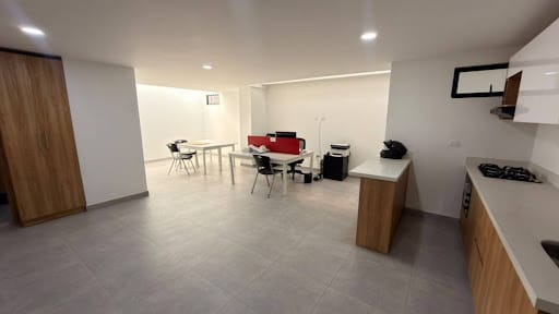 Apartaestudio en arriendo en Belén Los Alpes, Medellín, 70 m² · foto 7 de 10