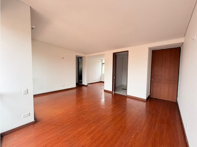 Apartamento de 3 alcobas en venta en Hacienda Casablanca El Porton Ii, Madrid, 84 m² · foto 4 de 24