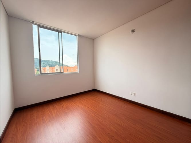 Apartamento de 3 alcobas en venta en Hacienda Casablanca El Porton Ii, Madrid, 84 m² · foto 11 de 24