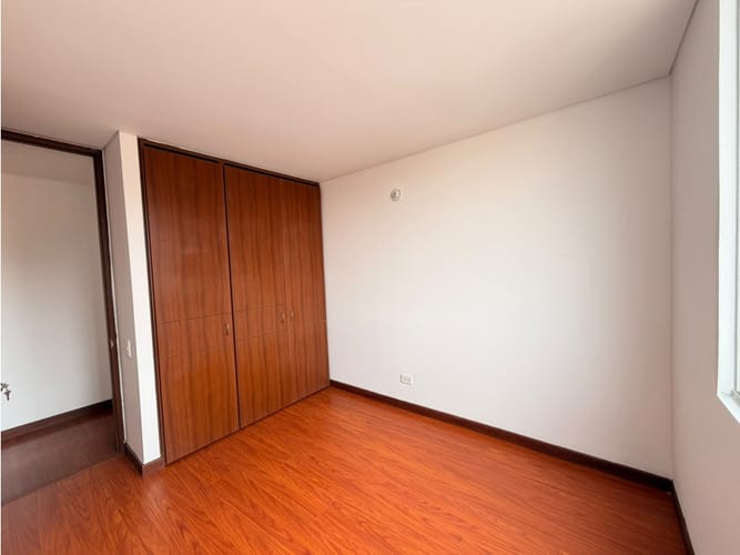 Apartamento de 3 alcobas en venta en Hacienda Casablanca El Porton Ii, Madrid, 84 m² · foto 16 de 24
