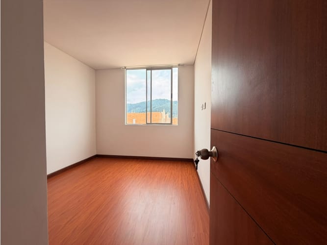 Apartamento de 3 alcobas en venta en Hacienda Casablanca El Porton Ii, Madrid, 84 m² · foto 17 de 24