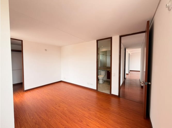 Apartamento de 3 alcobas en venta en Hacienda Casablanca El Porton Ii, Madrid, 84 m² · foto 20 de 24