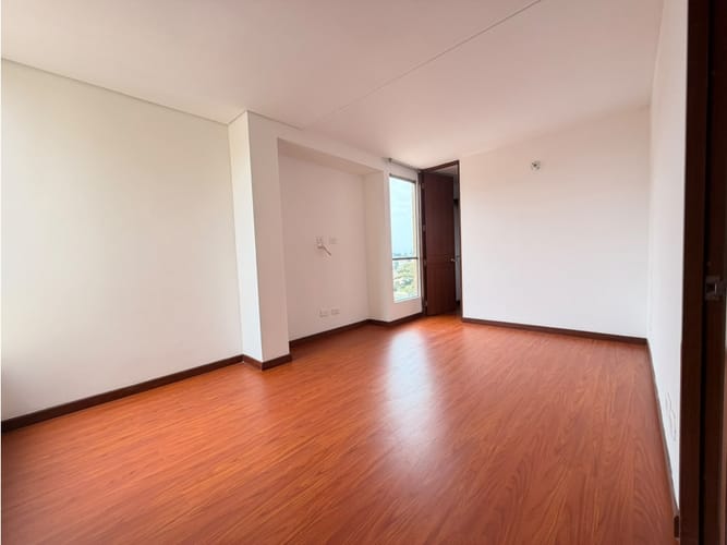 Apartamento de 3 alcobas en venta en Hacienda Casablanca El Porton Ii, Madrid, 84 m² · foto 22 de 24