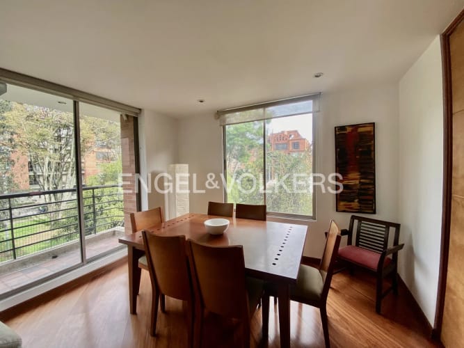 Apartamento de 3 alcobas en arriendo en Chicó Navarra, Bogotá, 150 m² · foto 3 de 17