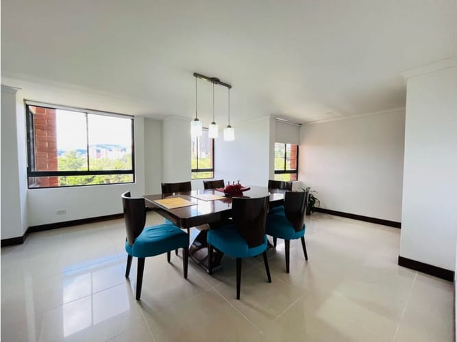 Apartamento de 5 alcobas en venta en El Diamante No. 2, Medellín, 314 m² · foto 4 de 24