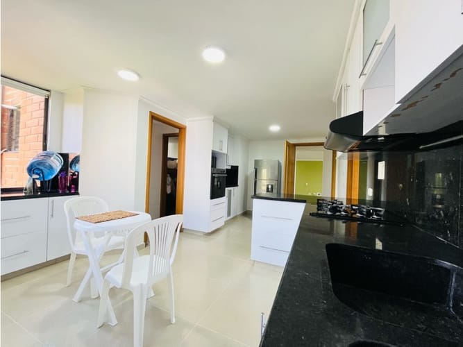 Apartamento de 5 alcobas en venta en El Diamante No. 2, Medellín, 314 m² · foto 6 de 24