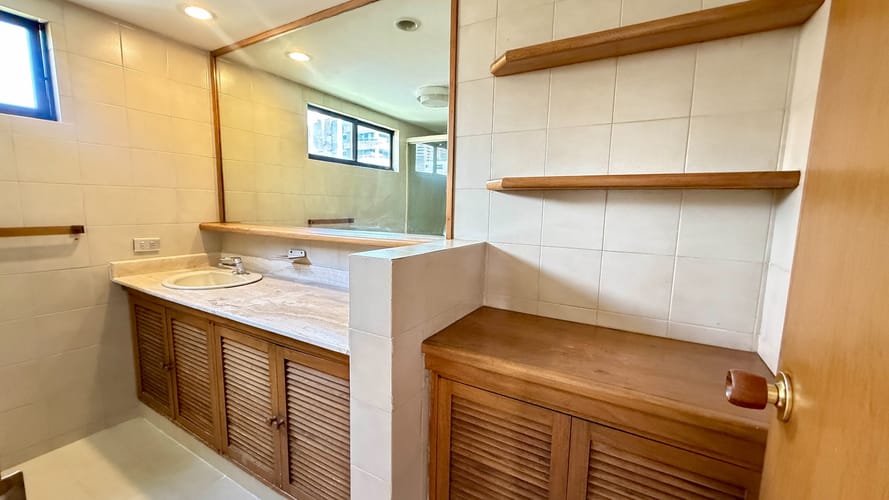 Apartamento de 4 alcobas en venta en El Poblado, Medellín, 229 m² · foto 15 de 23
