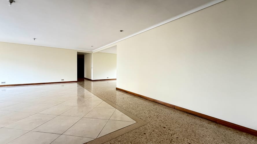 Apartamento de 4 alcobas en venta en El Poblado, Medellín, 229 m² · foto 4 de 23