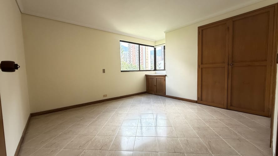Apartamento de 4 alcobas en venta en El Poblado, Medellín, 229 m² · foto 22 de 23